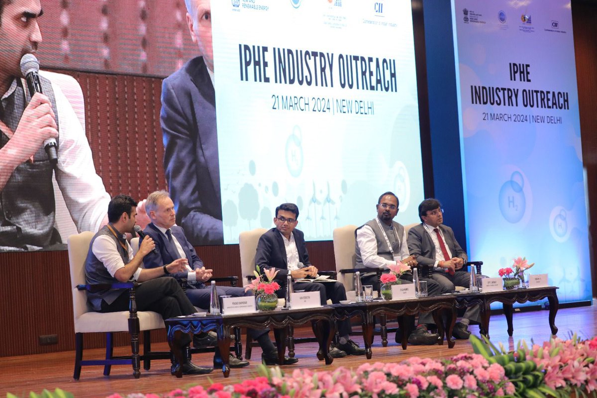 mnreindia's tweet photo. Panel discussion on "International Trade Policies in the Clean / Green Hydrogen Market" emphasized the need for collaborative efforts among countries to establish trade policies for the growing green hydrogen sector.
@The_IPHE @SECI_Ltd @FollowCII
#IPHE #GreenHydrogen https://t.co/QWNwKYL2fh