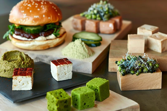 🚀 Hot off the press: Our CSCP newsletter is out!

🎯 In this issue we explore pathways to placing new #alternativeproteins as a lever for transforming the current #foodsystem so that it meets global health and #sustainability goals &amp; much more!

🔗 mailchi.mp/98d1e22d9f84/c…