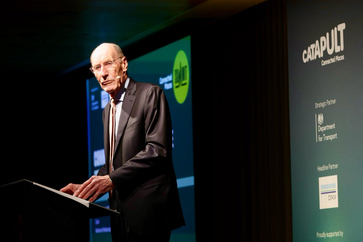 @CPCatapult was delighted to welcome Sir John Armitt CBE, Chair of the @NatInfraCom, to deliver a keynote address: connecting the infrastructure for the future.