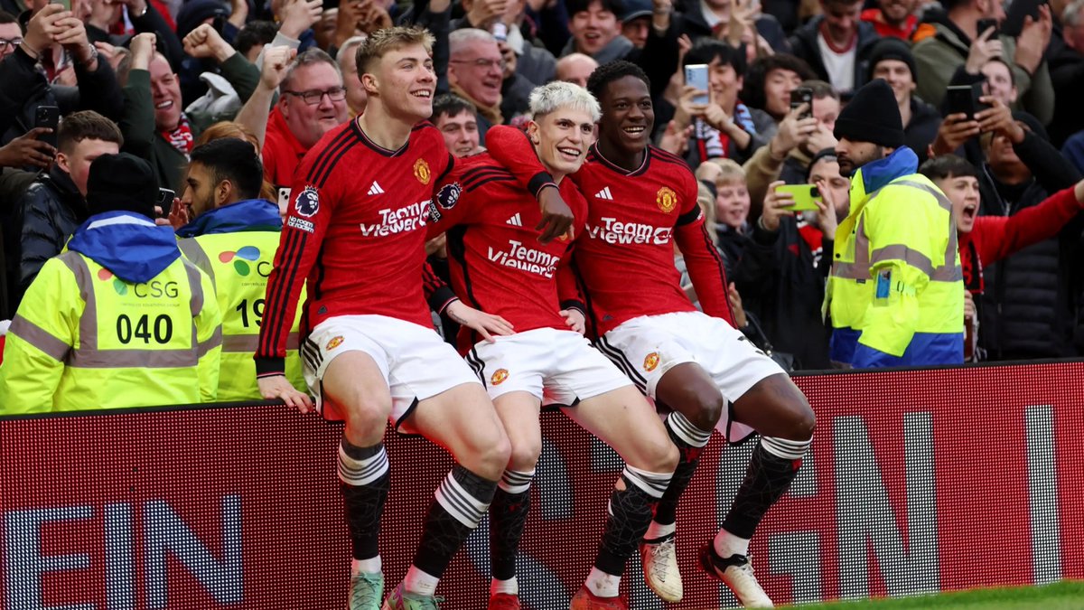 UnitedStandMUFC's tweet photo. 🚨 Gerard Pique: "In the last few years, they've spent a lot of money, and it hasn't worked out. So why not try to give the new, young generation the chance to at least try and perform." [Sky] #mufc https://t.co/TSjzoNONc0