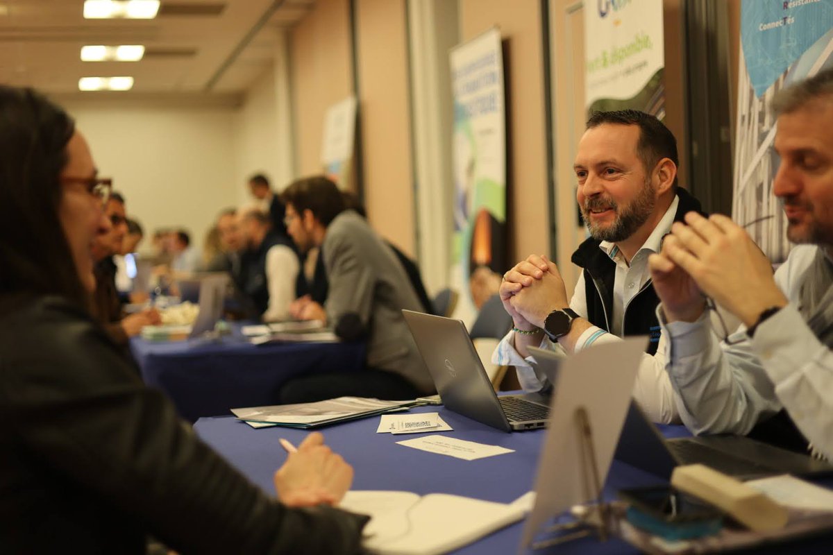 Premium Contact tweet media