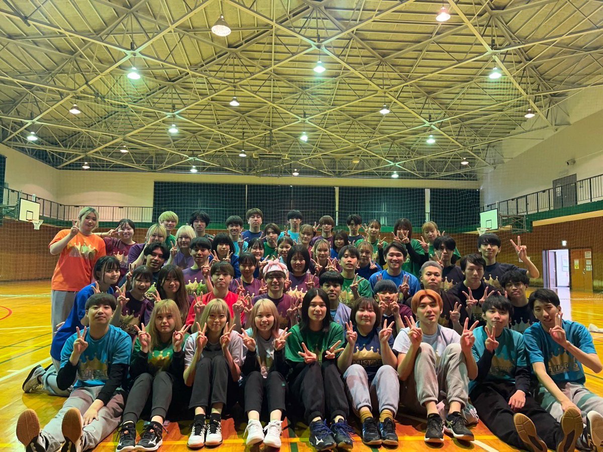 AMISTAD_info's tweet photo. みなさんこんばんは！

アミスタッドです！🏐

先日、冬合宿をしましたぁ〜！☃❄
3日間、皆で楽しくバレーをプレー！
また、2日目の夜は合宿の醍醐味！
「宴会」を開催して楽しい思い出を作りもして青春謳歌です✌🏻

次の夏合宿も楽しみましょ✊🏻

  #白鴎大学   #AMISTAD  #春から白鴎 https://t.co/fdmwnEhgem