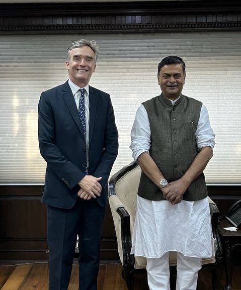 A final meeting with @RajKSinghIndia to mark excellent 🇮🇳 🇬🇧 collaboration on Renewable energy @isolaralliance Energy storage And our transitions to power a low carbon future