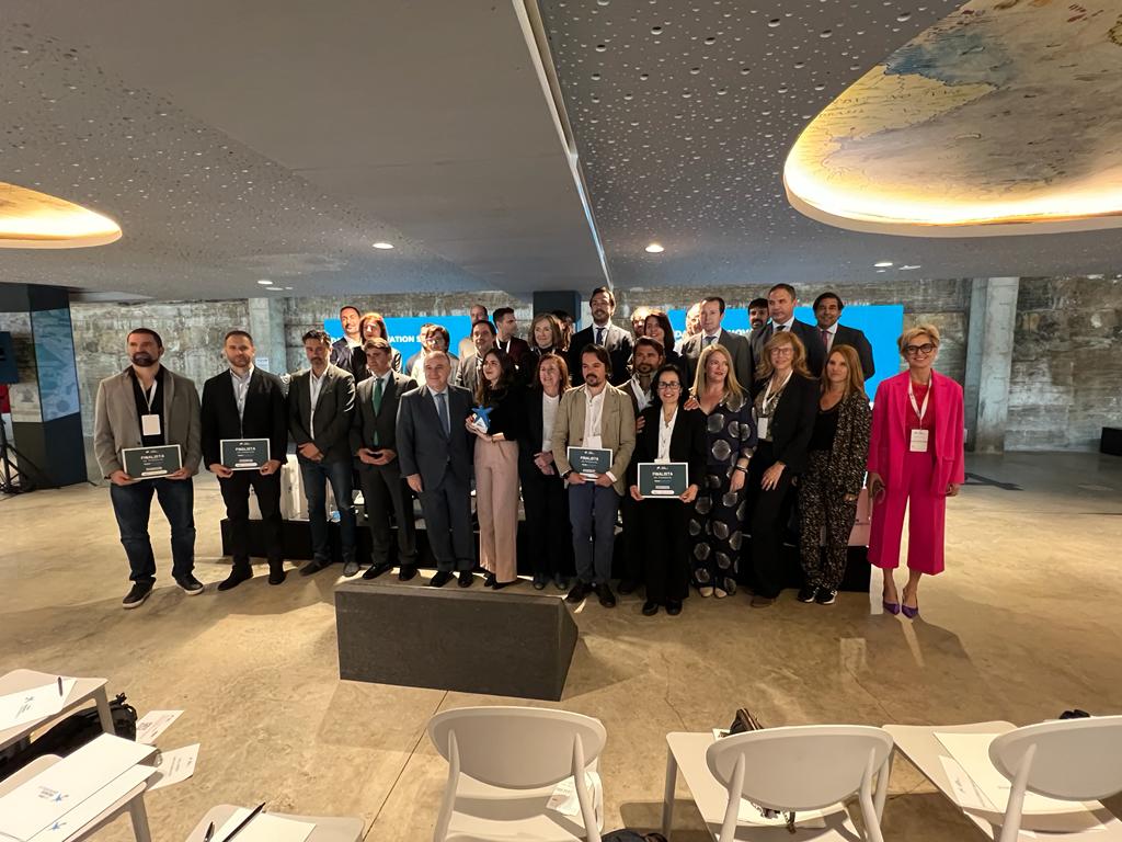 EmprendeXXI_'s tweet photo. ¡Damos por finalizado este #DayOneinnovationSummit en Andalucía!🙌
Felicidades a todas las startups por los proyectos presentados @mindsetneuroedu, @Stemdo_io, #BioMixing o @Cobiomic_SL y enhorabuena @MTutrocito por ser la ganadora! 🎉
@enisa @AndaluciaJunta @aemprende https://t.co/q0kmaAtBnf