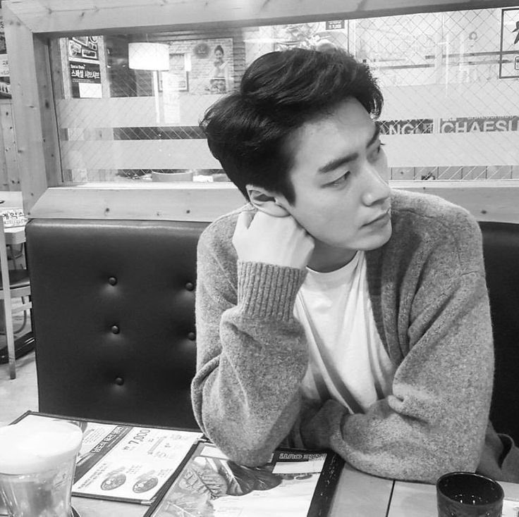 difficulbt's tweet image. ㅤ 
ㅤ 
( dwratih posted a story ) 

Sibuk menunggu makanan 🫨
ㅤ 
ㅤ