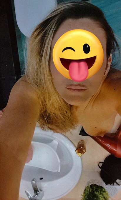 2 d&iacute;as para m&iacute; gloryhole casero 😘😘😋😋  https://t.co/3YpRHZE7jo https://t.co/UAggaWHDGc<a href="/tag/mi%C3%A9rcolesdeculos"class="tags"><span>#mi&eacute;rcolesdeculos</span></a>
