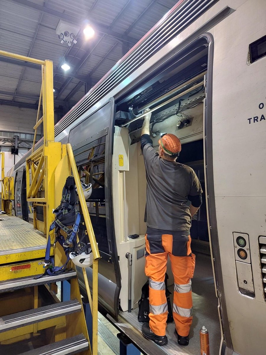✅ Les équipes du #Technicentre #Occitanie sont mobilisées jour et nuit pour assurer quotidiennement la mise à disposition d’un maximum de rames <a href="/lio_train_sncf/">liO Train SNCF Occitanie</a> pour nos voyageurs
<a href="/SNCFVoyageurs/">SNCF Voyageurs</a> <a href="/Occitanie/">Région Occitanie</a>