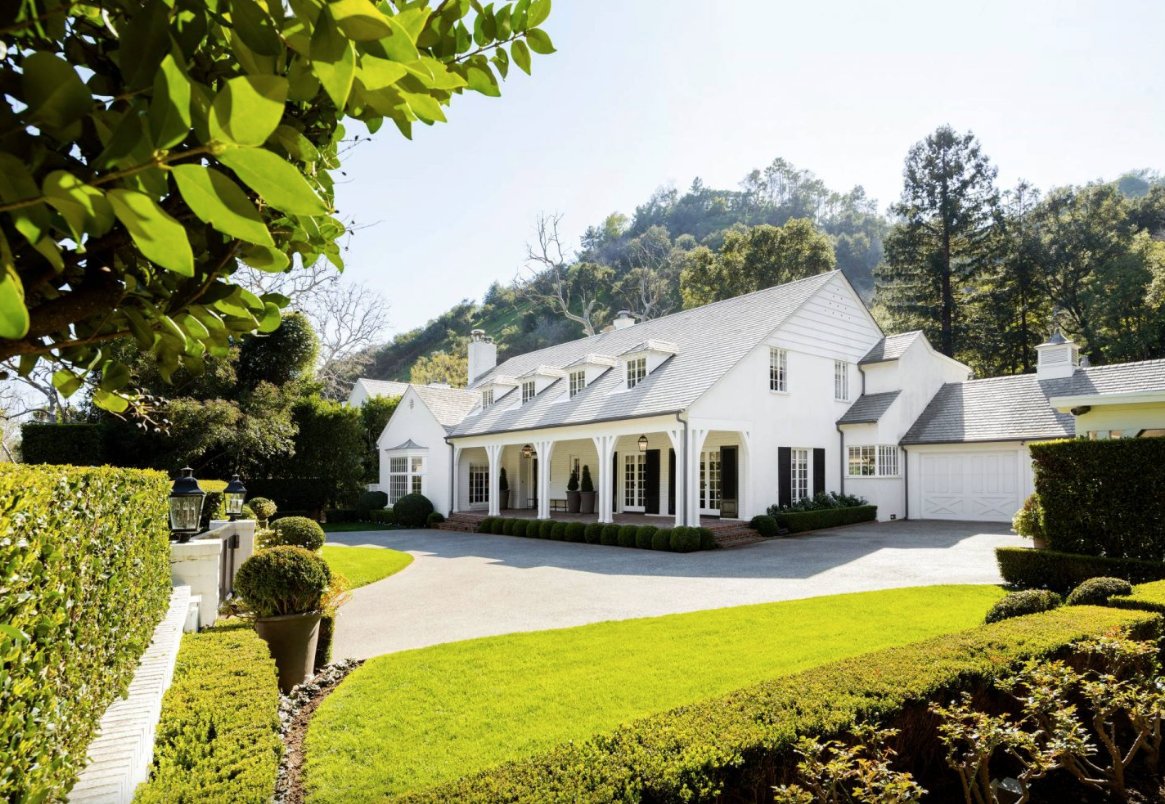 tyrahmajors's tweet image. There's no place like Judy Garland's former Bel-Air home.🤩She bought it in 1938 - the same year she was signed to star in the Wizard of Oz. 

It just hit the market -- how much do you think it's going for?! #GuessThePrice

 @komonews #KOMONews