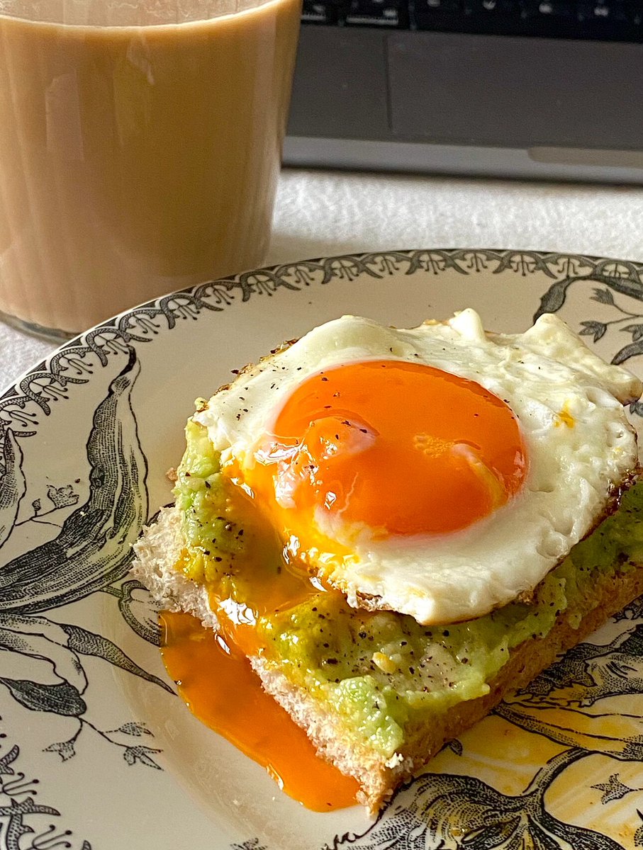 No matter what, I always love avocado toast and bacon and fried eggs🥹