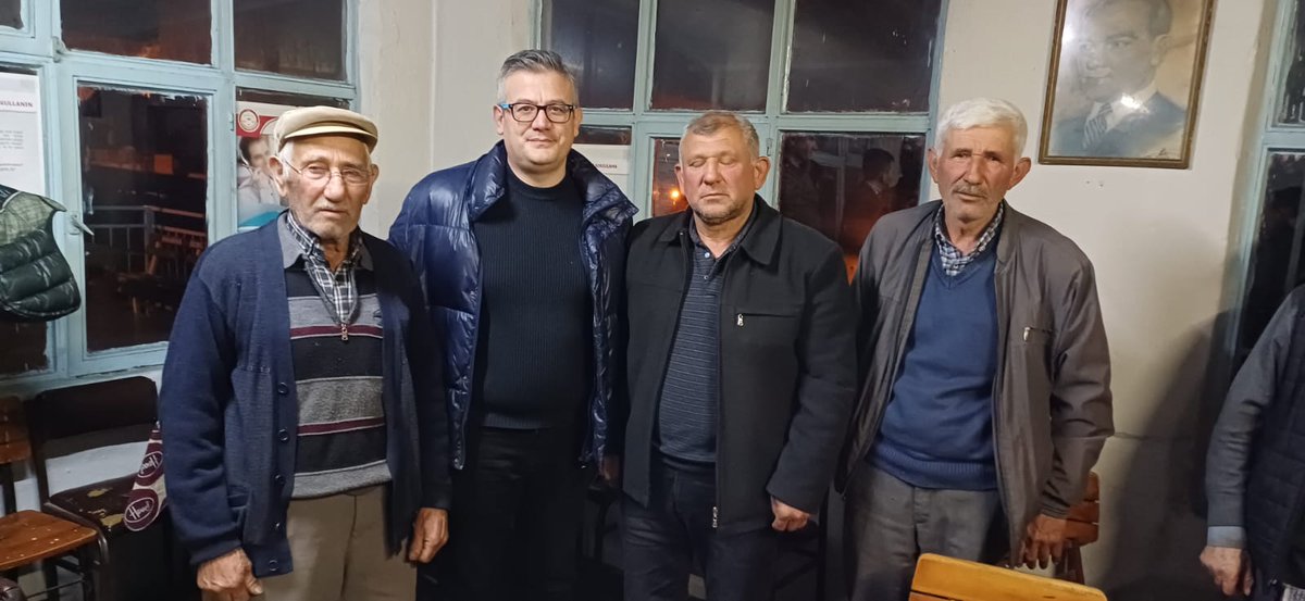 Ibrahimbukechp's tweet photo. Karaağaç Mahallesi'ndeki dostlarımızı ziyaret ettik. Samimi karşılamaları için çok teşekkür ederiz. Birleşe birleşe büyüyeceğiz. #gördes #chp #gördeschp #manisa #manisachp #chpgençlik #birliktengördesdoğar #ilksenözalper #ferdizeyrek #özgürözel https://t.co/TGuV9bRe2I