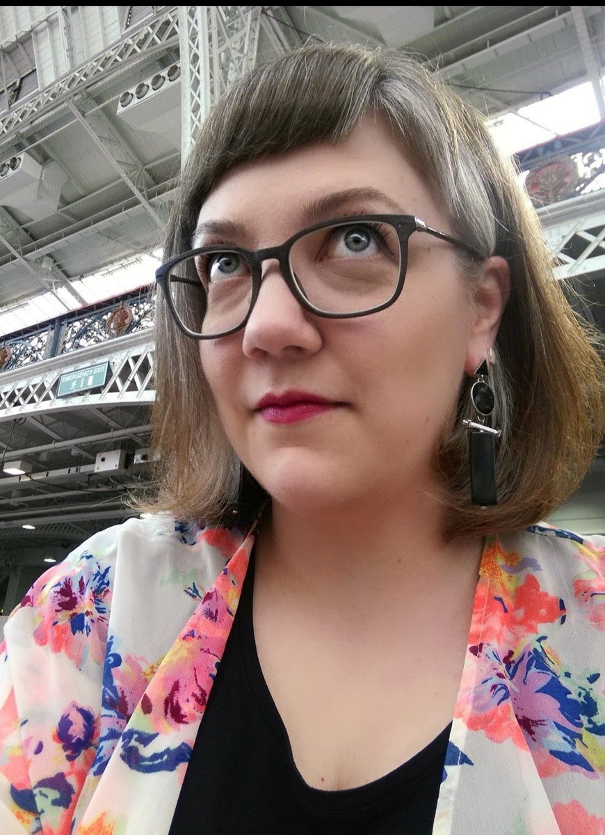 (Old profile pic because current me is Tired™️ but) hey hello, I'm Sinikka and I'm a writer and a cinephile and an all-around silly person. 
#WhatAGameDevLooksLike