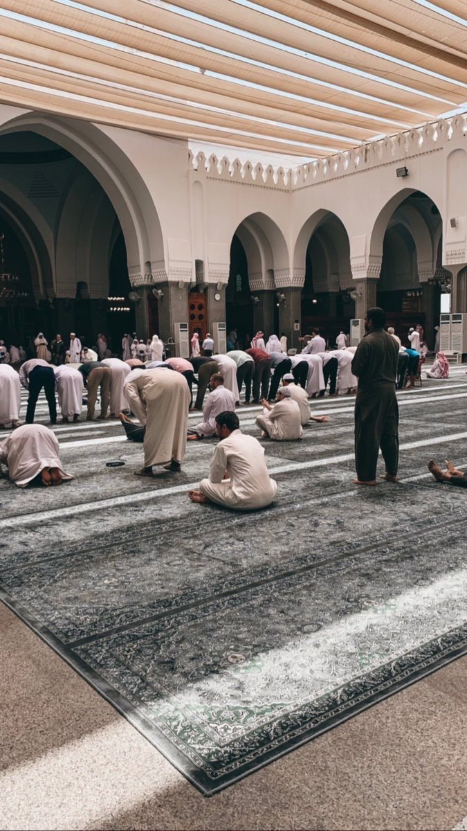 raway_alqasid's tweet photo. "صومُ اللِّسانِ عن الرذائلِ واجبٌ
ما نفعُ جُوعكَ واللِّسانُ طَلِيقُ https://t.co/kQHwCY3jFn