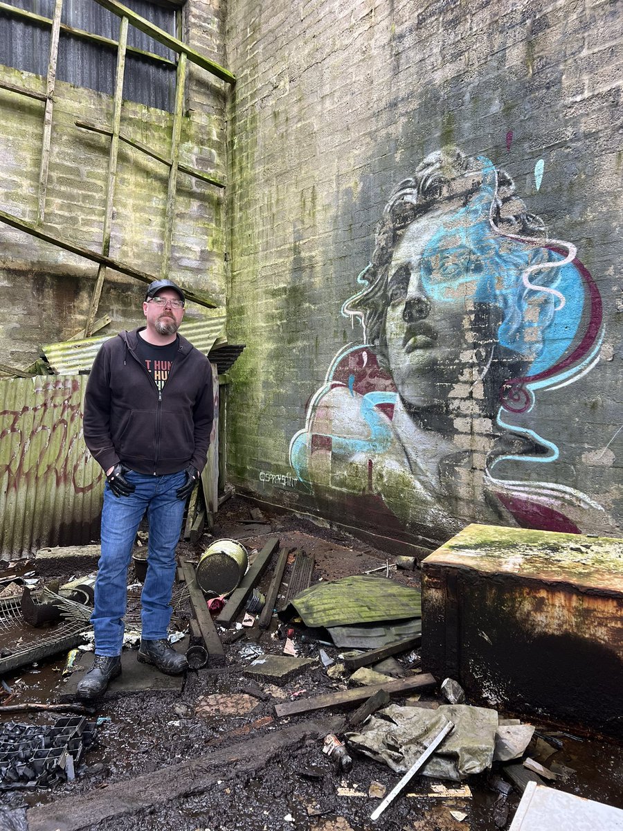 jonathanboakes's tweet image. R.A.F Davidstow was closed in 1945; Bombers bound for Normandy took off from here during ‘Overlord’. In the ‘50’s it was a Formula One track. Now it’s home to dumped fridges, good graffiti, sheep and #gamedev nerds. #davidstow #ruins #urbex #3dcapture @ShadowTorStudio