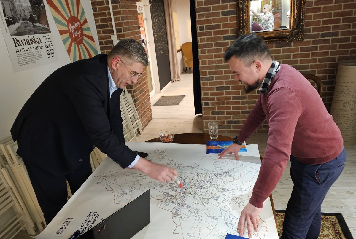 KrystianWolnosc's tweet photo. Wspólnie z #RobertPrygiel opracowujemy strategię na rozwój Radomia.

#KrystianAmanowicz
#RadomPany
#DrużynaPrygla
#DumniZRadomia
#NowyRadom
#OdzyskajmyRadom https://t.co/avcnl1yhOr