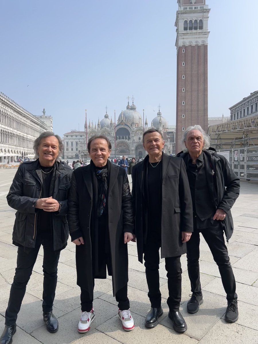 Questa è una delle piazze più BELLE del mondo: PIAZZA SAN MARCO! Non vediamo l’ora di esibirci qui dove hanno cantato e suonato i MIGLIORI cantanti e gruppi della STORIA. Ci vediamo a VENEZIA il 5 e il 6 LUGLIO! Trovate i biglietti qui: ticketone.it/search/?affili…