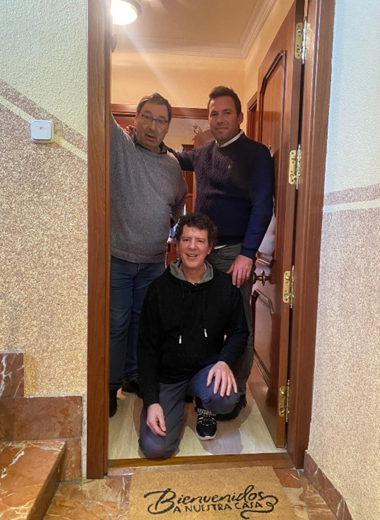 El pasado 7 de marzo fue un día muy importante en el piso supervisado de Plasencia: 3 de las personas que vivían en él recibieron una alta terapéutica. 
Paco, Rafa y José María han pasado del piso supervisado a un piso propio. 
Lee su experiencia: 
grupo5.net/de-piso-superv…