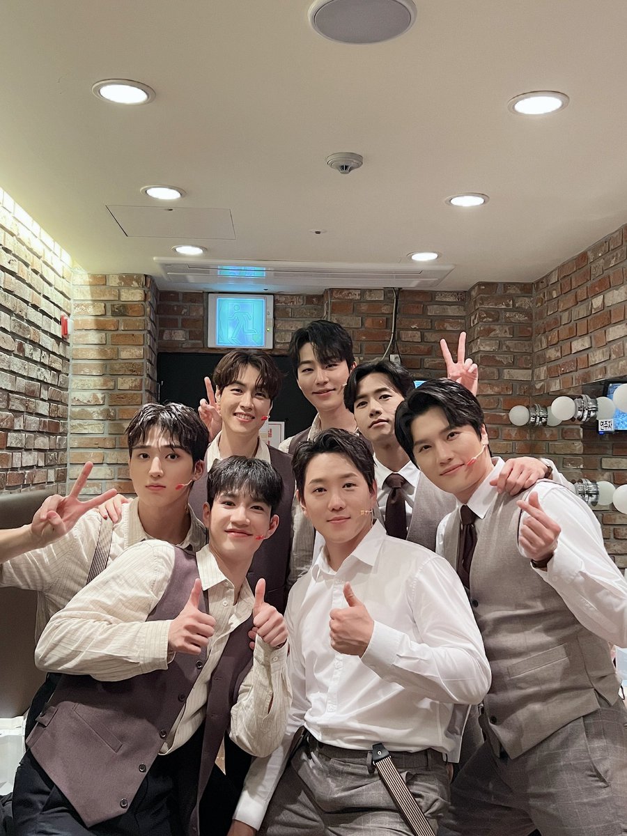 [뮤지컬 #이프아이월유] 관객콜 분장실 단체사진 

뮤지컬 이프아이월유 관객콜에 찾아와주신 모든 관객분들에게 진심으로 감사드립니다. 

감사합니다.

𝐌𝐔𝐒𝐈𝐂𝐀𝐋 <𝐈𝐅 𝐈 𝐖𝐄𝐑𝐄 𝐘𝐎𝐔>
2024.03.12(화) - 06.01(토)
예스24스테이지3관
#내가_너였다면_보정하겠어📷