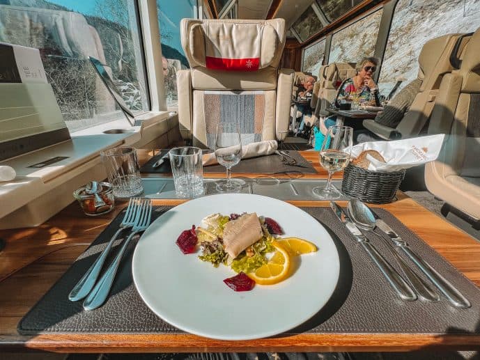baroqueaccess's tweet image. Experience alpine #luxury with the new @glacierexpress_ #ExcellenceClass ! Guaranteed panoramic window seats, 5-course regional menus, concierge service &amp;amp; the Glacier Bar elevate your journey through the #SwissAlps between St. Moritz &amp;amp; Zermatt. From CHF 470. #GlacierExpress