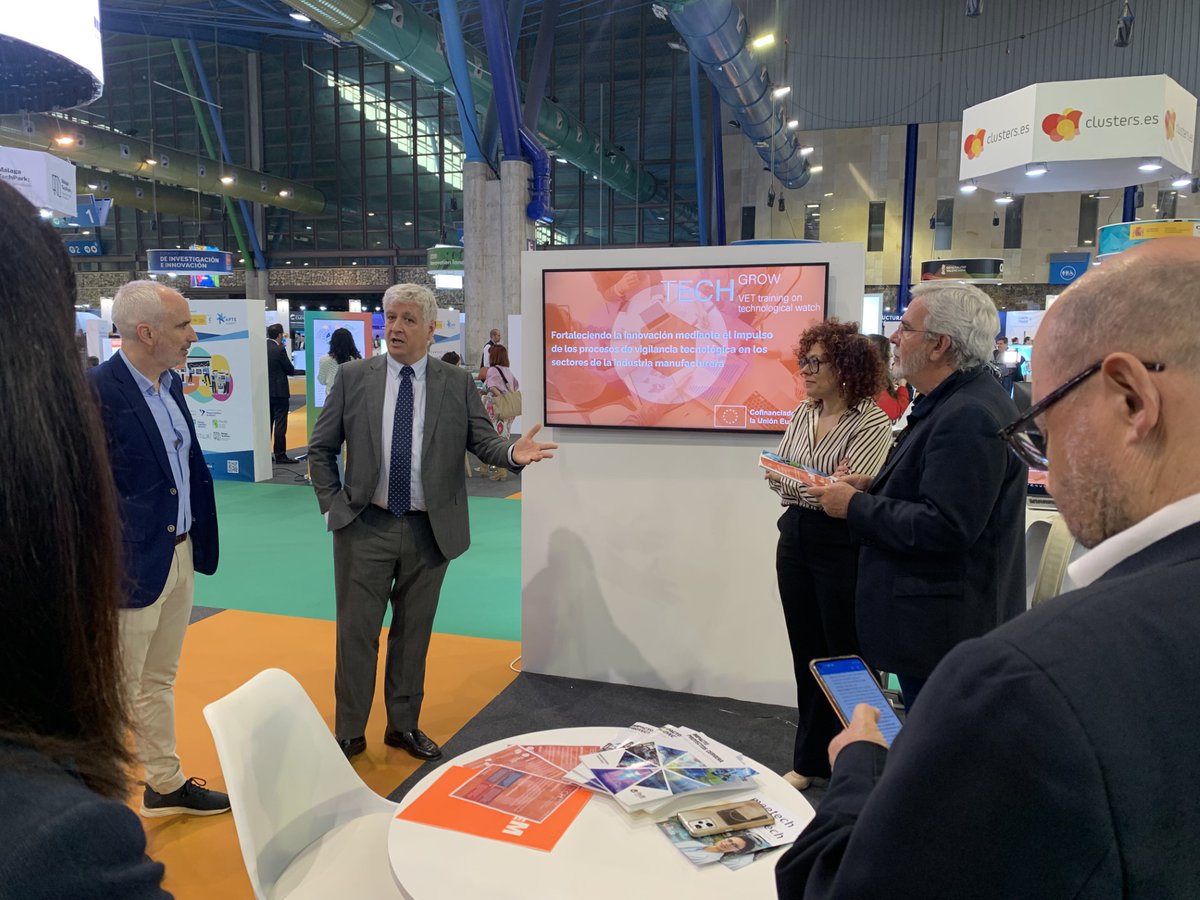 CETEM_CT's tweet photo. Hoy hemos presentado junto a #Fedit el proyecto europeo #TechGrow en @forotransfiere 🚀
Trabajamos en fortalecer la #innovación a través de la #VigilanciaTecnológica 🔎en los sectores manufactureros tradicionales.
https://t.co/ZHFZS8Jwi5
@Clutex1 @Fedit #CTCP https://t.co/mfdRdUTIju