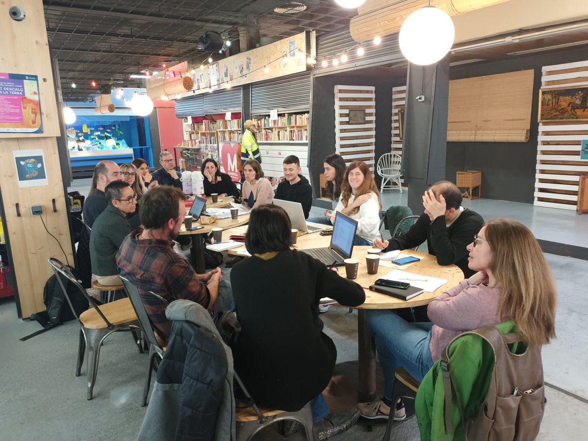 BcnAgraria's tweet image. 🌱Nova trobada de la Xarxa d’Obradors Compartits de la província de Barcelona, aquest cop a @lobradora i @SupercoopManre.

Amb el suport de @Diba, busquem potenciar l'emprenedoria agroalimentària al territori!💪

#ObradorsCompartits #BCNSmartRural