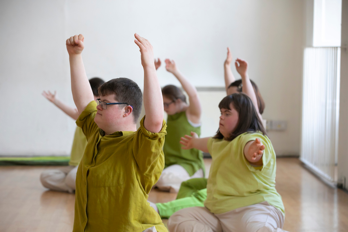 creativeirl's tweet image. Traces Dance Ensemble from Waterford are recent recipients of the first iteration of the #CreativeYouthNurtureFund and will use the money to support their youth-led creative engagement initiative, Glór Dance Project. 
[1/2] 

#WorldDownSyndromeDay #CreativeYouth