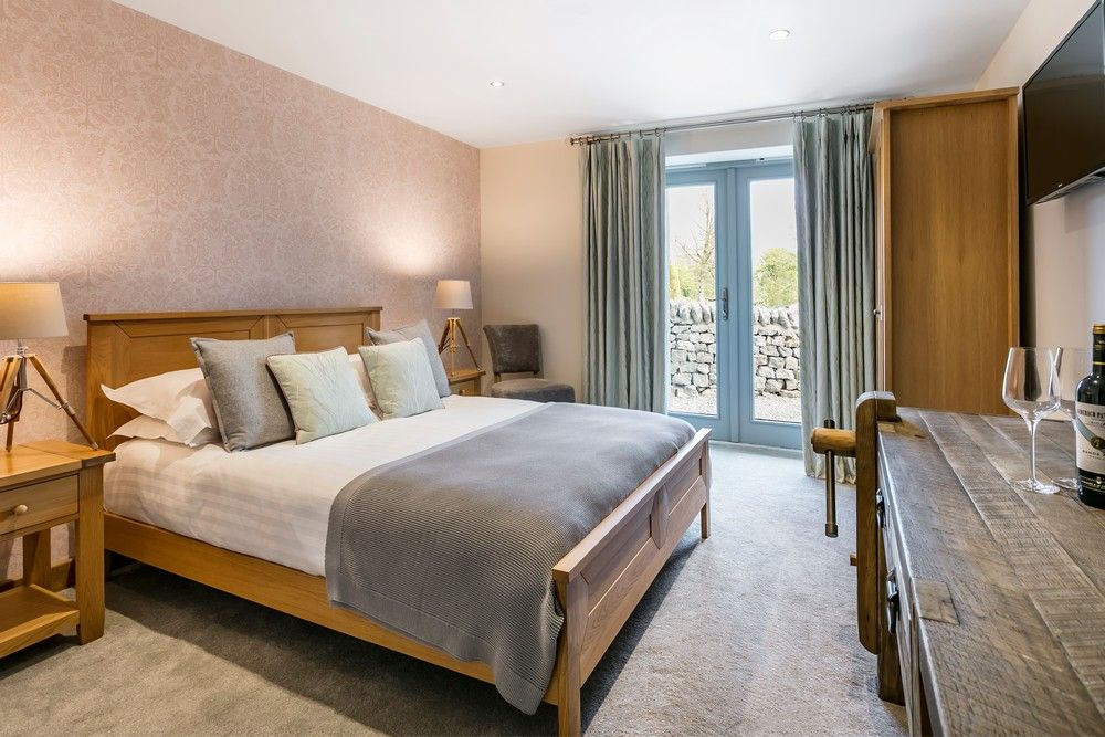aroundaboutbrit's tweet photo. 🌿 Discover the charm of The Gamekeepers Inn set in the heart of Threshfield, within the picturesque Yorkshire Dales National Park.

🏣 Hotel 
https://t.co/J3xJJaUIAf 

#YorkshireDales #LuxuryRetreat #Accommodation #Food #Breakfast #WarmWelcome #Family #Pets #Threshfield #Skipton https://t.co/p4X7jHpeUf