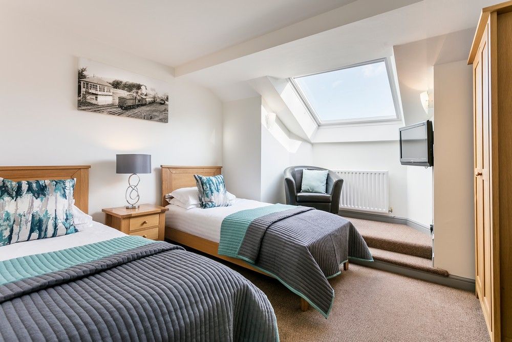 aroundaboutbrit's tweet photo. 🌿 Discover the charm of The Gamekeepers Inn set in the heart of Threshfield, within the picturesque Yorkshire Dales National Park.

🏣 Hotel 
https://t.co/J3xJJaUIAf 

#YorkshireDales #LuxuryRetreat #Accommodation #Food #Breakfast #WarmWelcome #Family #Pets #Threshfield #Skipton https://t.co/p4X7jHpeUf