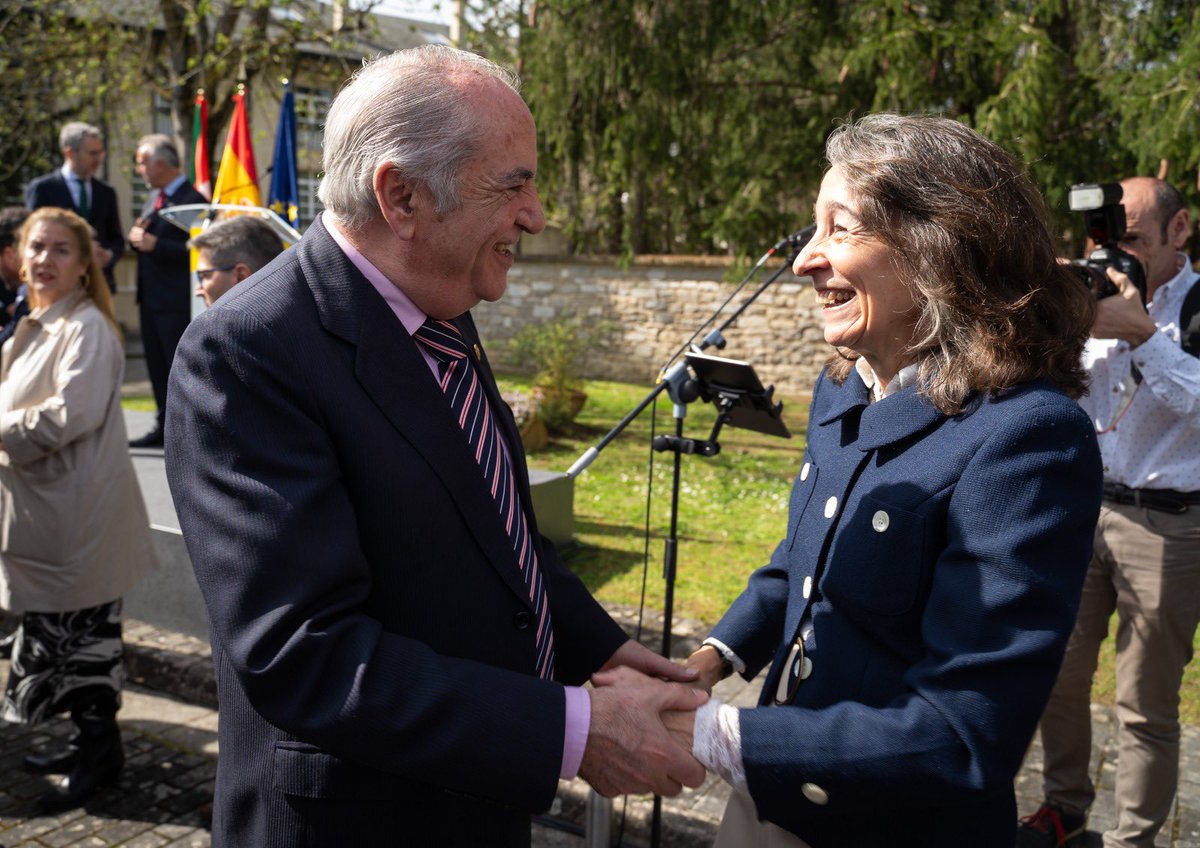 Gaur @DelGob_Marisol Espainiako Gobernuak Euskadin duen Ordezkaritzaren lehen emakumea bihurtu da.

Ziur nago lankidetza estua izango dugula amankomunean ditugun proiektu garrantzitsuetan.

Eskerrik asko <a href="/DenisItxaso/">Denis Itxaso</a>|ri urte hauetan elkar egin dugun lanagatik.