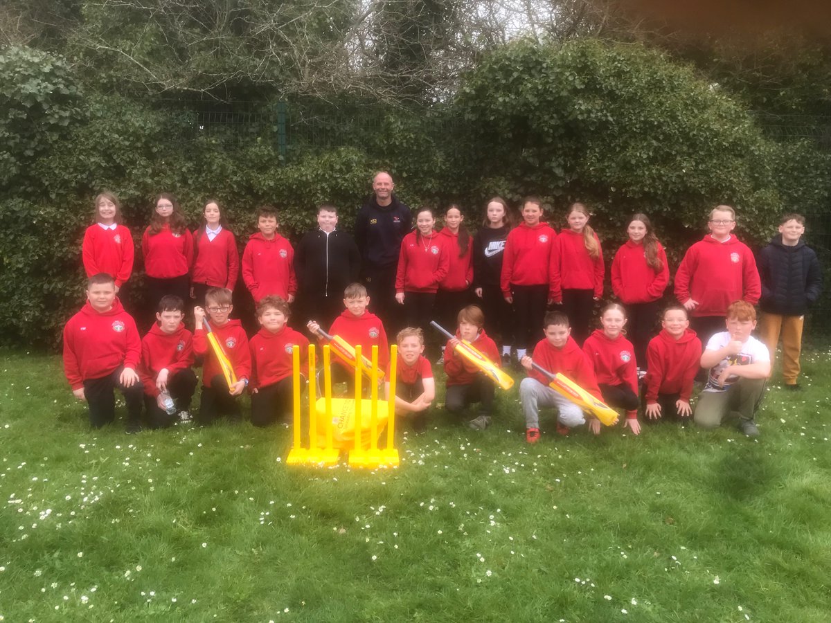 DawesJeremy's tweet photo. Presenting @YsgolMYM with their @Chance2Shine kit @CricketWales https://t.co/C3i457pOMA