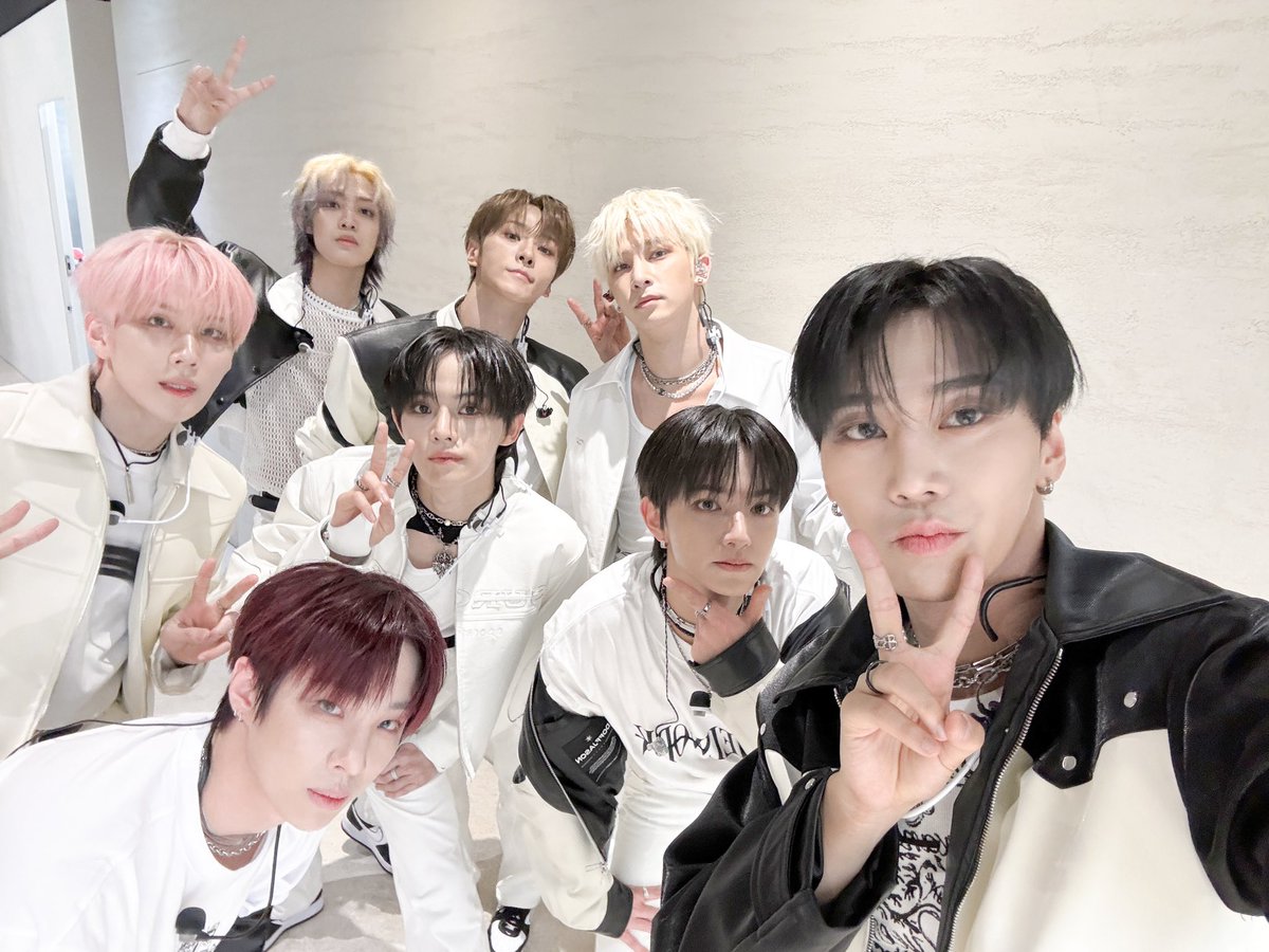 BAE173_official's tweet photo. [📸]

완벽했던 Fifty-Fifty ⚡️
밀고 당길 생각 없이 사랑해 ELSE💙

#BAE173 #비에이이173
#Fifty_Fifty 
#NEWCHAPTER_LUCEAT https://t.co/GWcxQTTdES