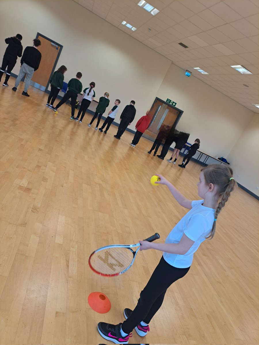 KS2Oakies's tweet photo. KS2 Oakies are at the hub enjoying a primary ability day. We are playing golf, tennis, cricket and football today! https://t.co/91MLURTynK