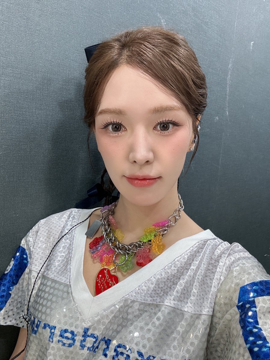 러비들 Wish You Well 💙

#Wish_You_Hell
#WENDY #웬디
#RedVelvet #레드벨벳
#MCOUNTDOWN