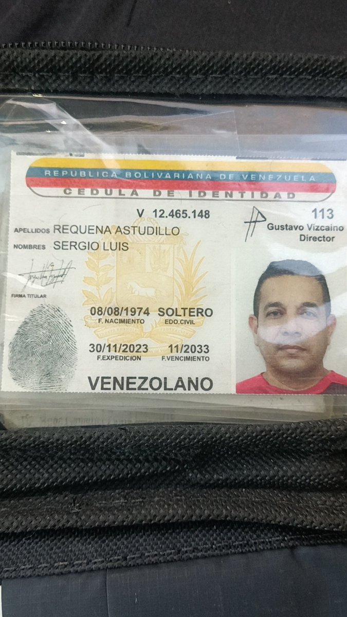 rogerdavidgomez's tweet photo. #21Marzo Buenos días, ayúdenme a que este Hombre recupere sus documentos.

Me encontré su cartera en Pto Ordaz.

Favor RT https://t.co/Bbk5qiEydz