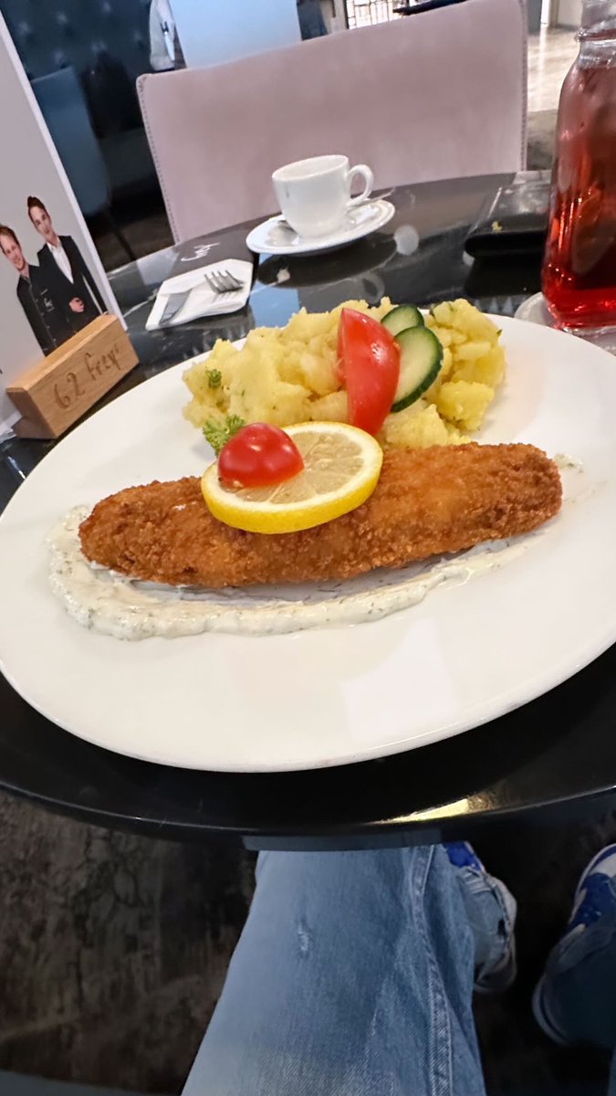 TobyLiebl's tweet photo. #germany #food #seelachs https://t.co/ZddlpMQr07