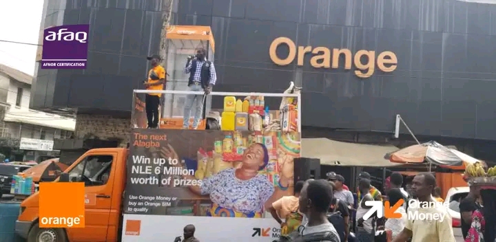 Orangemoneysl's tweet photo. Wi don start, kam around we Orange Rawdon Street shop ein buy Top up or pay bills using yu Orange Money ein stand chance for be wan of wi lucky winner for food items or even yu yone biznes money.
#nextalagba #WINABUSINESS #orangesl #OrangeMoney https://t.co/WMGEe6hnDV