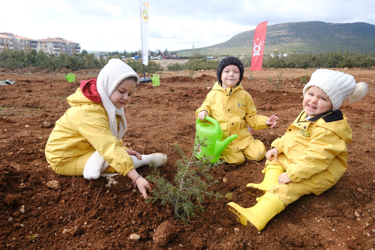 ispartaobm's tweet photo. Dikilen her fidan Yeşil Vatana armağan

21 Mart Dünya Ormancılık Günü ve Haftası kutlamaları kapsamında Atabey ilçesi Ovacık Mevkiinde fidan dikim etkinliği gerçekleştirildi.

#21Mart
#DünyaOrmancılıkGünü
#OrmanHaftası
#KutluOlsun

@OGMgovtr 

https://t.co/hw1tqEPzos https://t.co/u4PmkVASg2