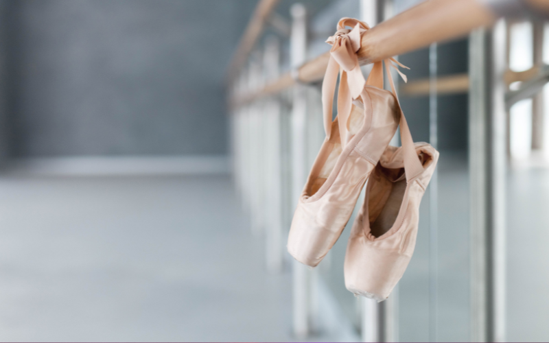 Have you ever wondered what the life of a professional ballet dancer is like? In the March u3a radio podcast ep, Knutsford u3a member Anne talks about her training and career as a professional dancer. Listen to it on our website u3a.org.uk/news/u3a-radio…