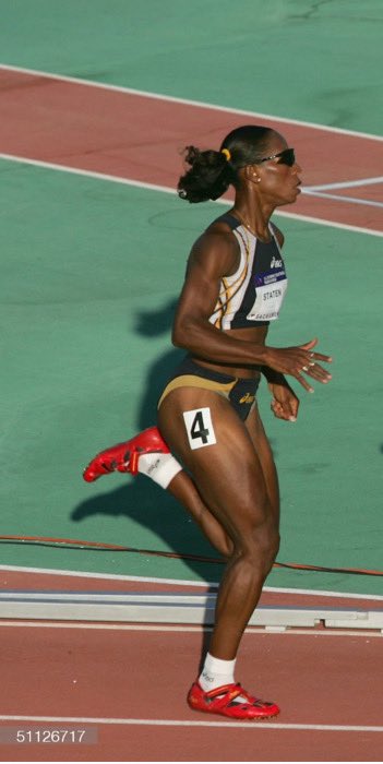 LaTishaStaten9's tweet photo. Throwback but I still work just as hard. The habit of working hard translates to real life. #LifeStyle #OlympicTrials #Asics #TrackLove https://t.co/mE5azeg3Y1