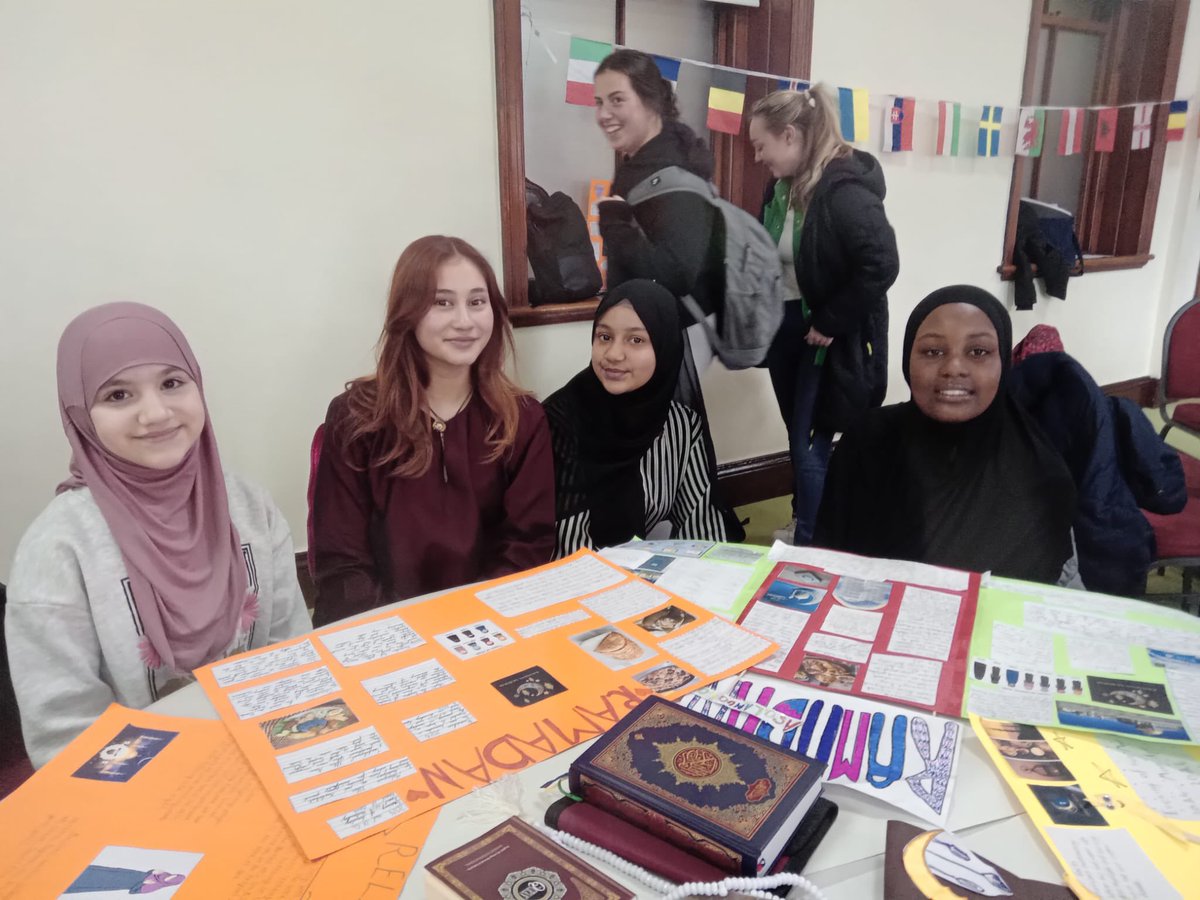 Thank you so much to @EDNIP1 and @MICLimerick for inviting our students to their World Café. We shared some countries cultures and taught the student teachers all about Ramadan as well. It was a very enjoyable morning.😊🌍