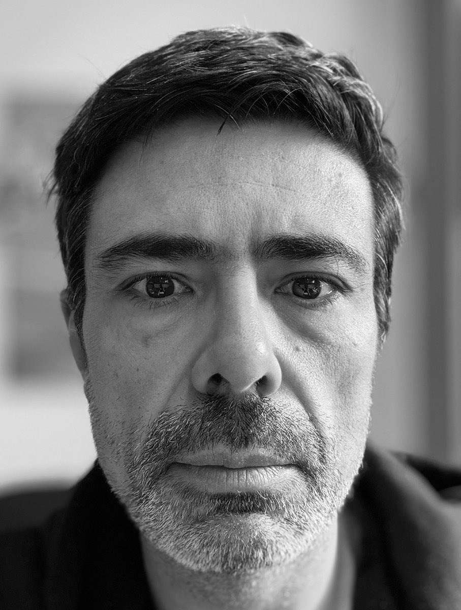 Monchichi2012's tweet photo. Genau 1 Jahr liegt zwischen diesen beiden Fotos von mir. Unterschied sind ca 20kg weniger … aber leider immer noch zwischendurch das Gefühl, dass man nicht genug ist und man der Stimme im Kopf erliegt, welche einem nur Mist zuflüstert
#notjustsad #fckdepression https://t.co/0727YWSaMd