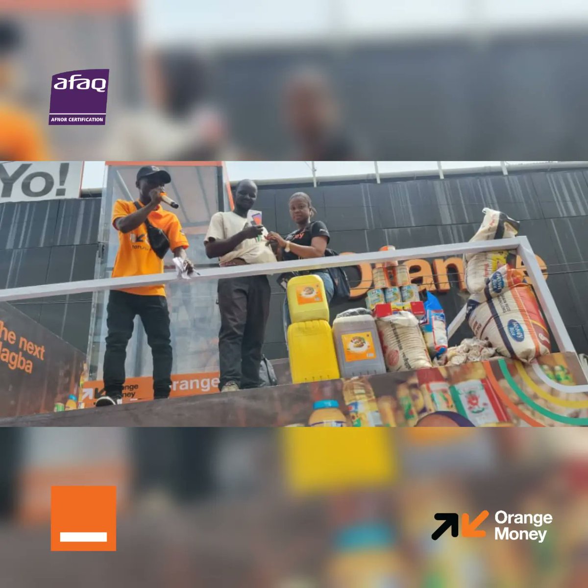 Orangemoneysl's tweet photo. One of our lucky customers won a brand new smart phone and some rice packages.
What are you waiting for. Get to Rawdon street now and win some goodies.
#Alagba #orangeMoney #Orangesl https://t.co/O7bShqcBya