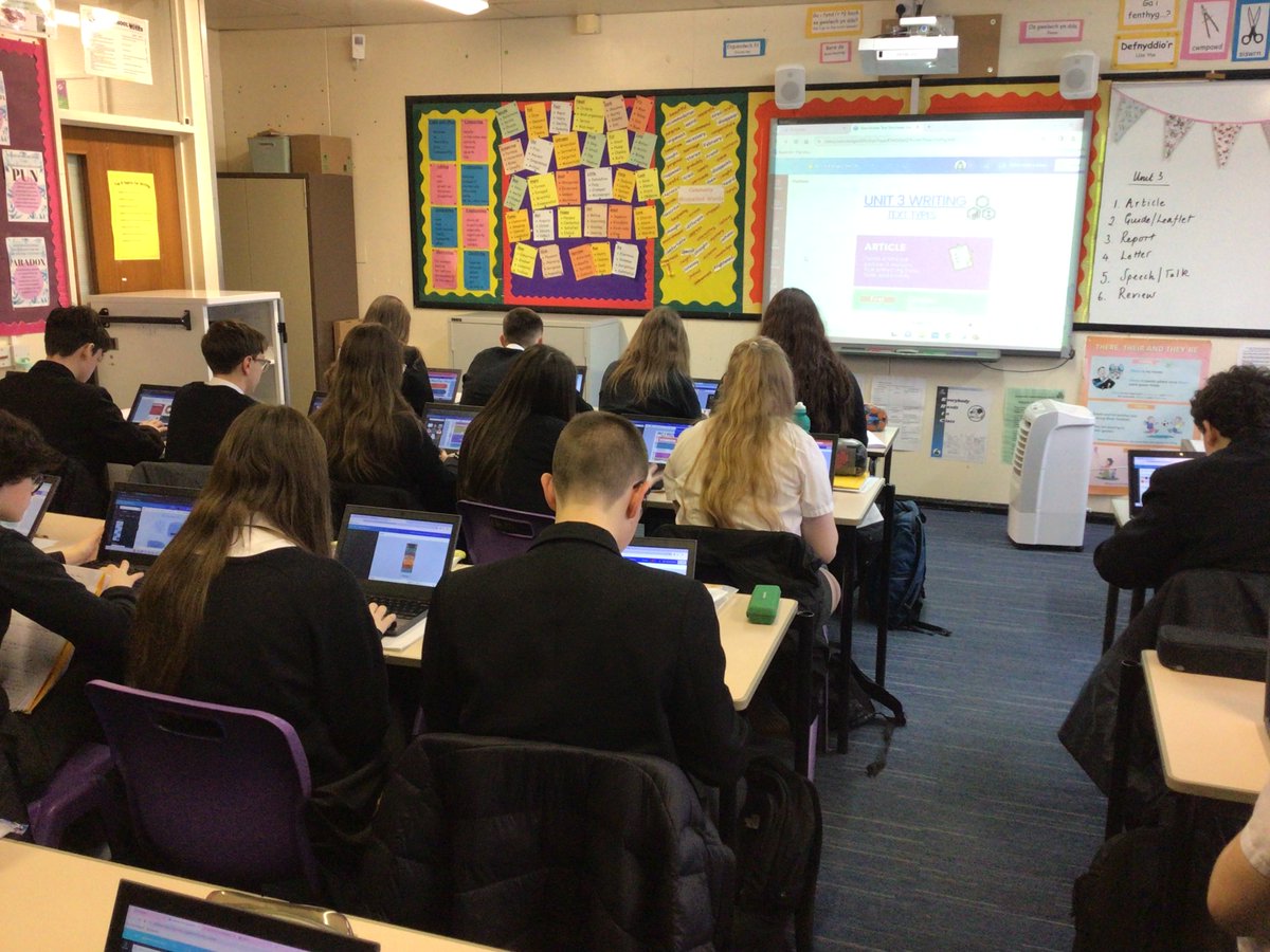 11xyEn1 are reviewing their knowledge of Unit 3 text types by creating an infographic using Canva! Some fantastic work going on this morning! 👏<a href="/Blackwood_Comp/">Blackwood Comp.</a> <a href="/Blackwood_ICT/">Blackwood_ICT</a>