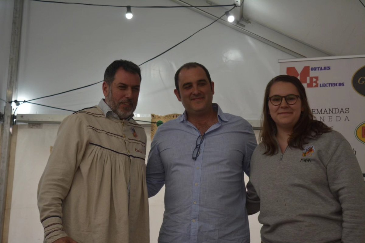 Hablardefallas's tweet image. La Falla @fallavelluters renueva a Paco Torres.

#Fallas25 #Falles25 #Valencia #ValenciaFallera #Fallas #Falles #HablemosDeFallas #HablemosDeFallasRadioOnLine
#HablemosDeFallasRadio
#HablemosDeFallasUltimasNoticias.
#SolidariadYFallas