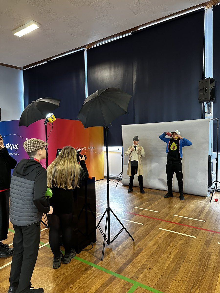 GHSNextStep's tweet image. Great week with @skytv teaching our S2s about #DigitalSkills through Sky Up Academy &amp;amp; Sky 0! S2s have loved it &amp;amp; there’s lots of budding directors, producers, actors and content creators! @GovanHighSchool

Looking forward to seeing their news reports! 🎤🗣️📰