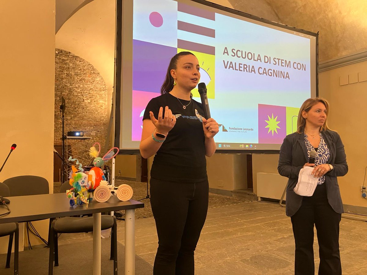 #didacta2024 <a href="/ValeriaCagnina/">Valeria Cagnina</a> : "Gli insegnanti hanno il compito di creare un luogo e un contesto in cui i ragazzi possano avere stimoli diversi, far scoprire quante possibilità esistono, informare e formare per coltivare le singole passioni per la tecnologia"
#education