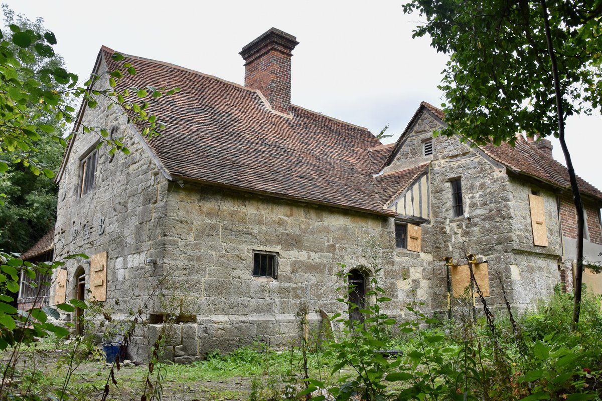 Come and meet key members of the Old House Project team and find out how they approached the structural, design & repair challenges presented by this ambitious project. Find out more and book your place👇 ow.ly/yryn50QYtaH 📷Rachel Stoplar