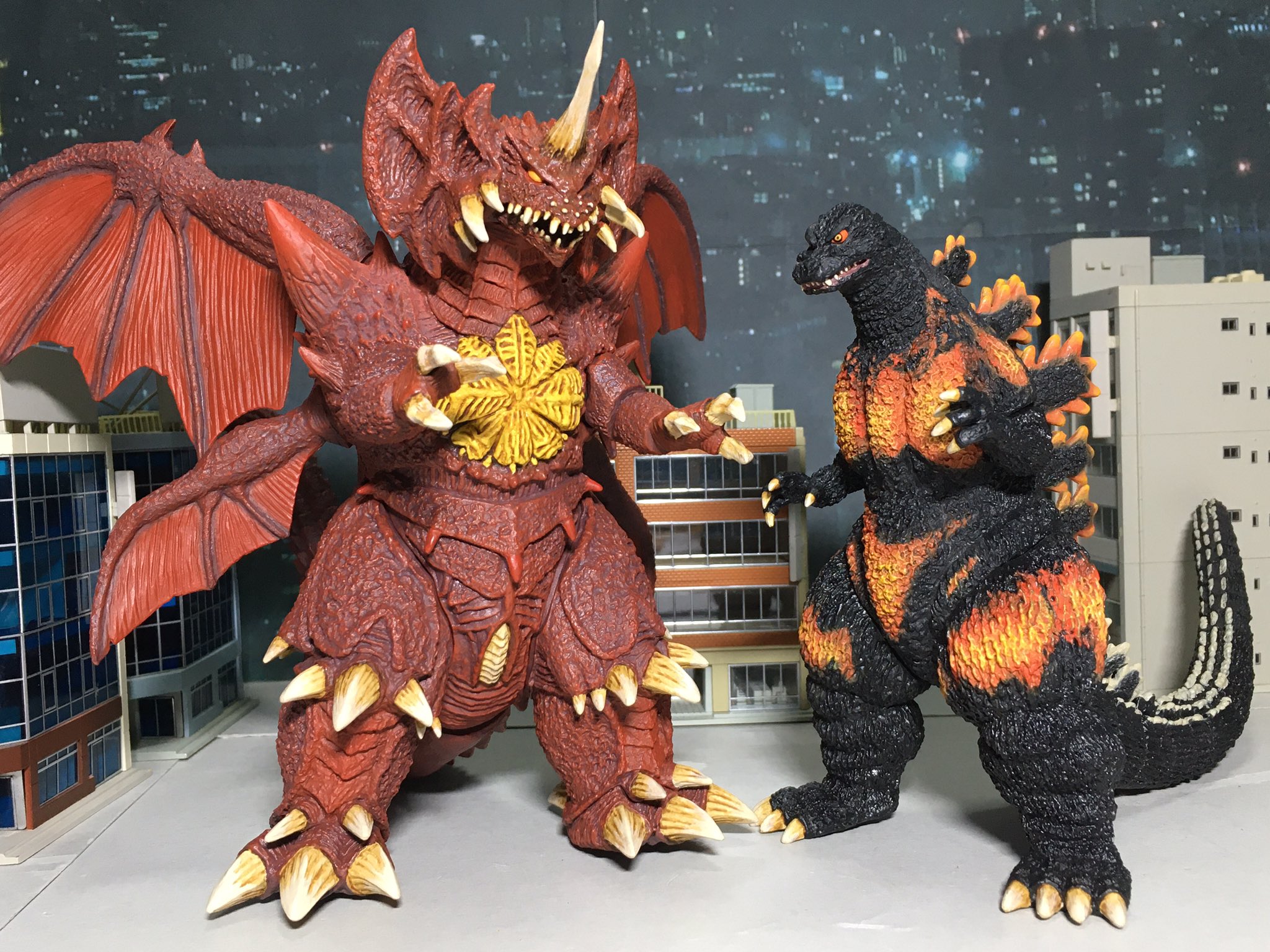 バーニングゴジラ＋84ゴジラ（デアゴスティーニ）東宝怪獣コレクション　リペイント バーニングゴジラ＋84ゴジラ（デアゴスティーニ）東宝怪獣