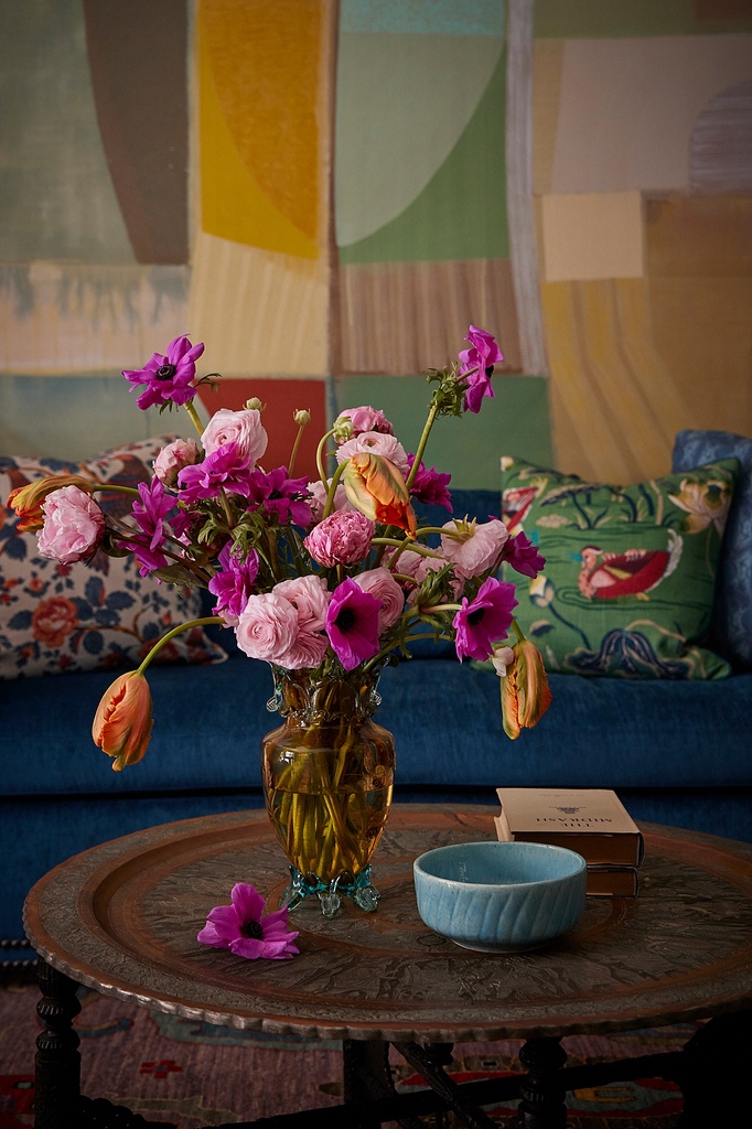 designerkati's tweet photo. Since it was my Nana's birthday today, we always said that today was really the first day of Spring 🌸
#floralsforspring #springflorals #livingroomdesign #interior_and_living #interiorideas #interior4all #livingroomdecor #interior4you1 #instahomedecor #instahomedesign #homelovers https://t.co/3muvEnY2yM