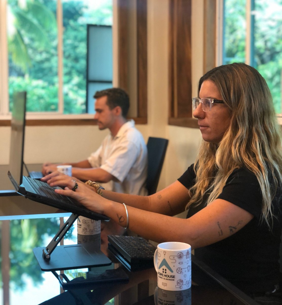 Cambia de ambiente y ven a trabajar al coworking de Hope House, un lugar donde puedes concentrarte y desconectarte de la ciudad. 
.
.
.
#coworking #elzontecoworking #elsalvador #surfcity #elzonte