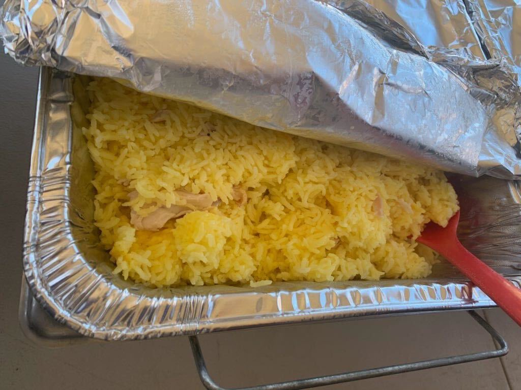 Mftm919's tweet photo. The Previous week (3/10) our menu included: salad, rice with chicken, pasta, chili, and drinks!
As we do every Sunday, we distributed meals at no cost to those we serve🙏 https://t.co/006KB8PvPK